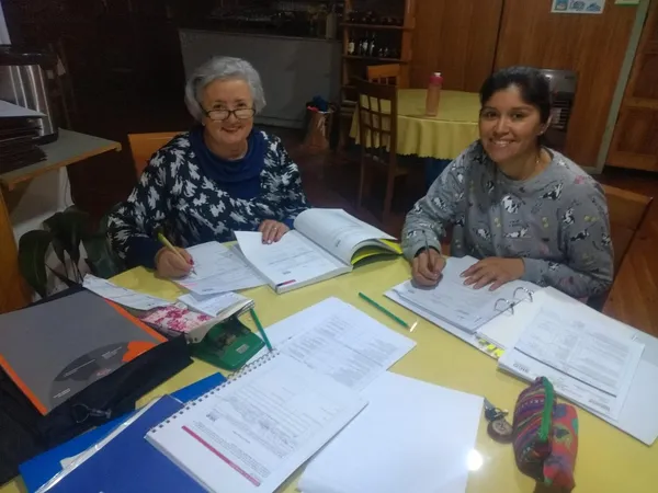 Restaurante local asesorado en atención a viajeros